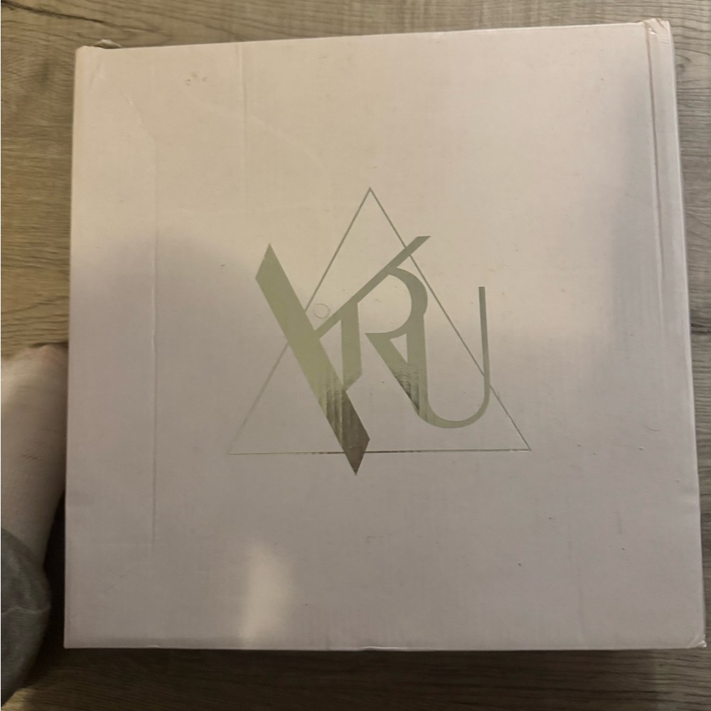 YRU REFLECTIVE LALA LUNA PLATFORM SNEAKERS (SIZE 7.5) NWT - Picture 7 of 9